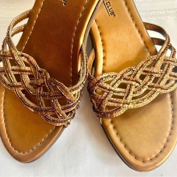$5 ADD ON with $15+ Bundle Platform Wedge Beaded Sandal Bronze Sz 6 - Picture 2 of 12